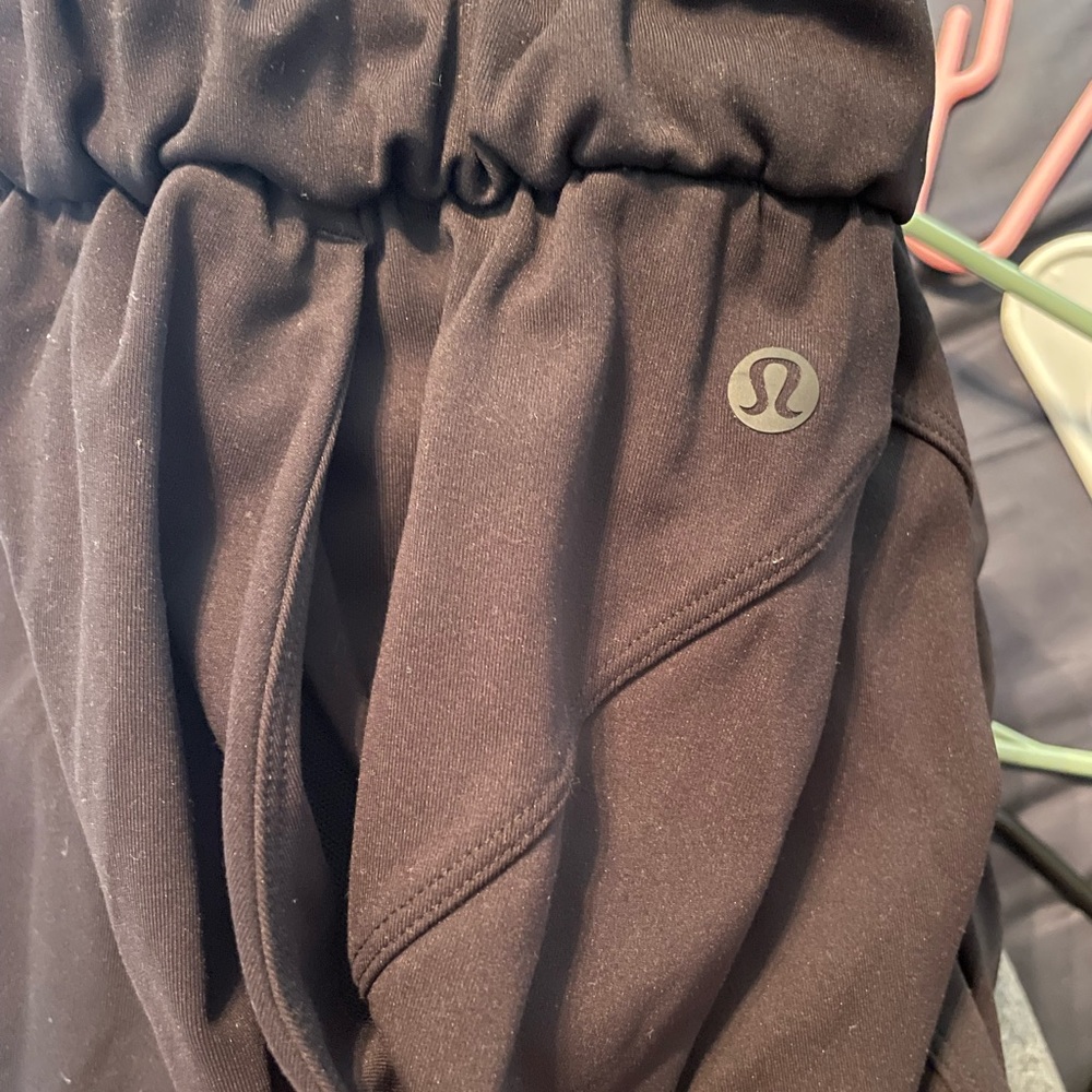 Lululemon joggers - Picture 2 of 3